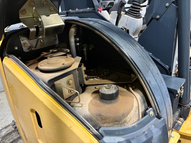 2016-deere-50g-image-13