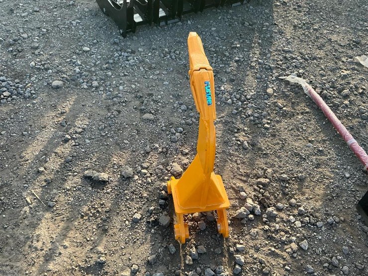 #1679-•-unused-future-excavator-ripper-image-1