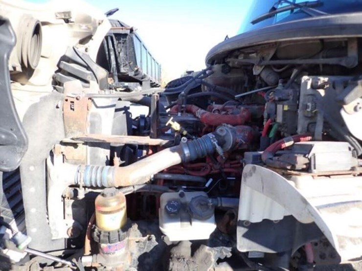 2014-freightliner-business-class-m2-106-image-25