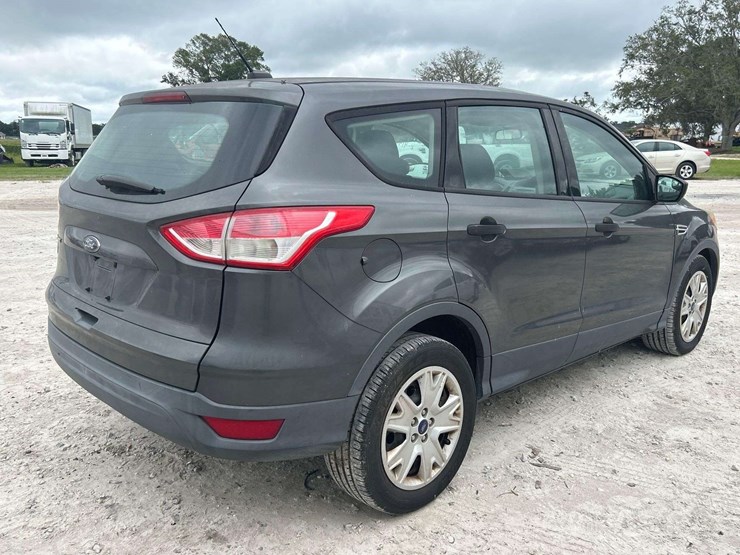 2015-ford-escape-image-3