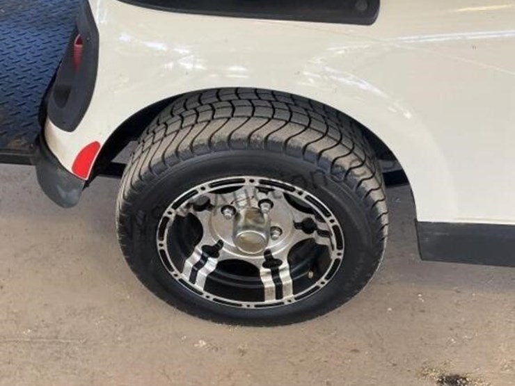 2013-ez-go-freedom-rxv-golf-cart-image-8