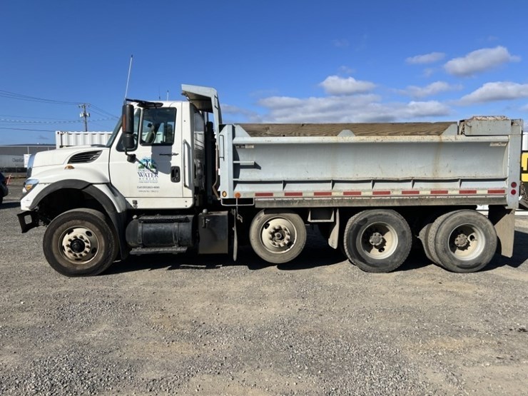 2009-international-7600-image-7