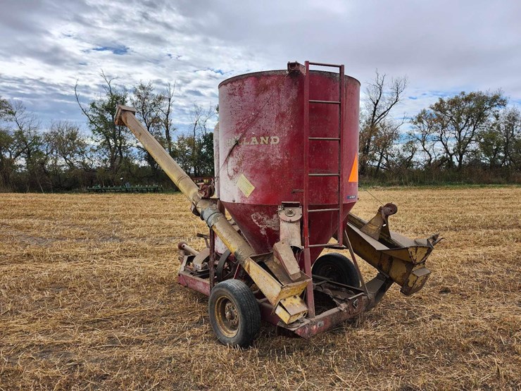 new-holland-350-image-4