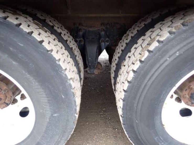 inoperable-2010-freightliner-m2106-business-class-image-58