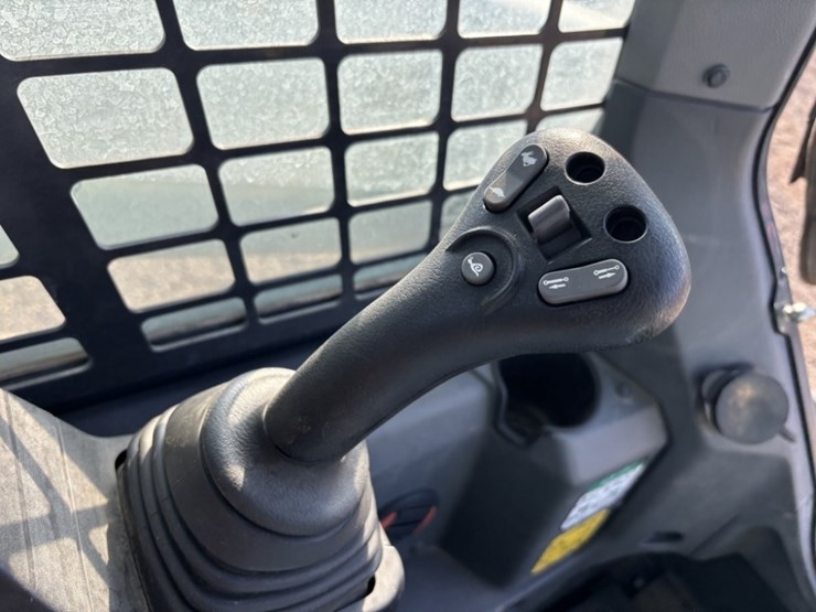 2021-bobcat-t76-image-21