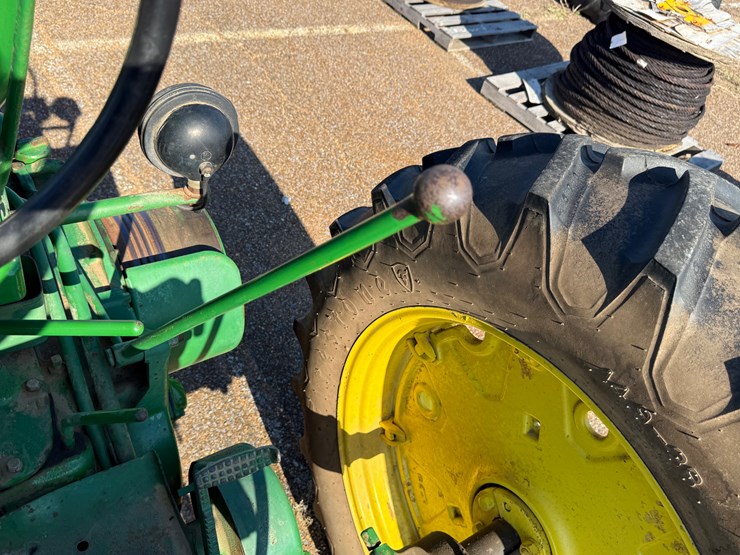 john-deere-70-image-30