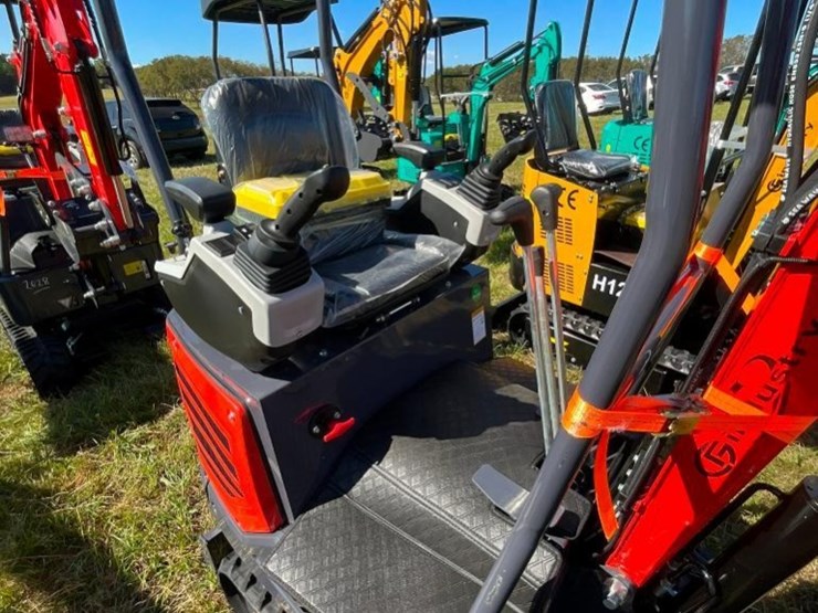 unused-cfg-mx15rx-mini-excavator-image-4