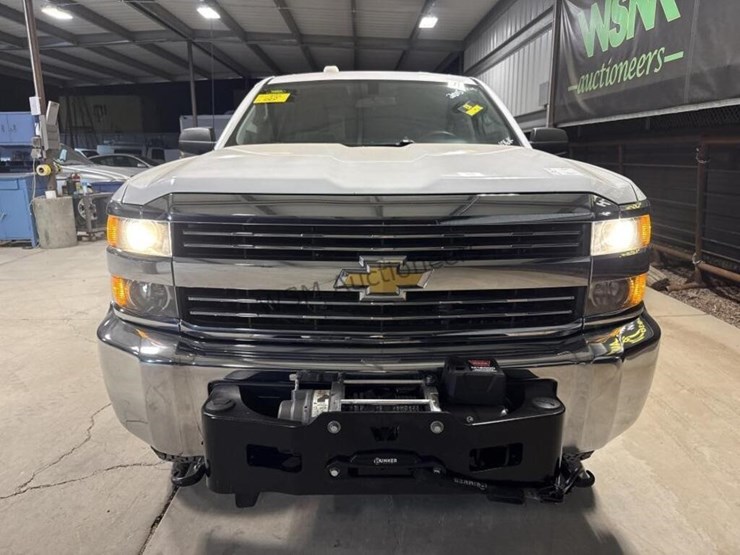 2015-chevrolet-silverado-2500hd-image-3