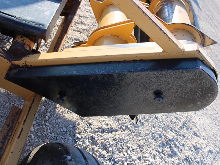 #2094-•-#2094-bf-5000-pull-type-round-bale-unroller-image-20