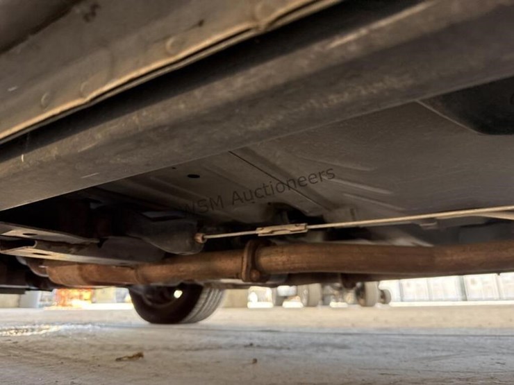 2009-ford-crown-victoria-sdn-image-26