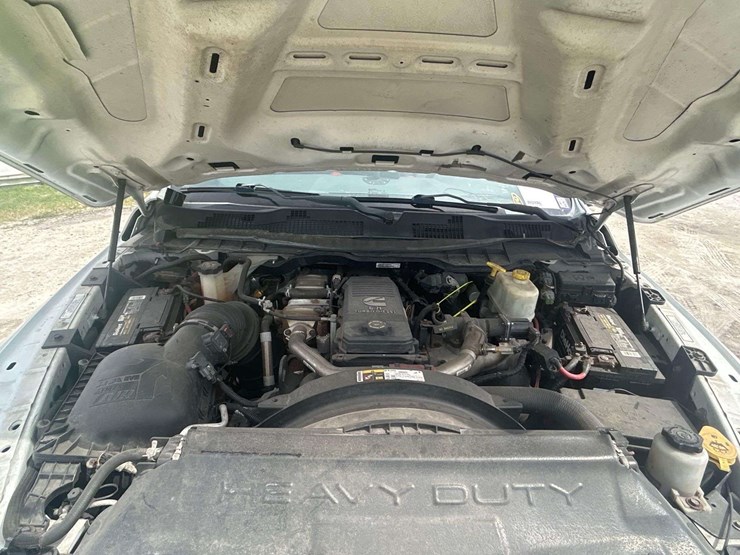 2015-ram-5500-versalift-sst-40ne-40ft-sign-bucket-truck-image-9