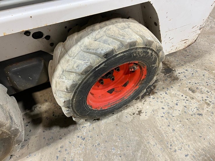 2016-bobcat-s70-image-13