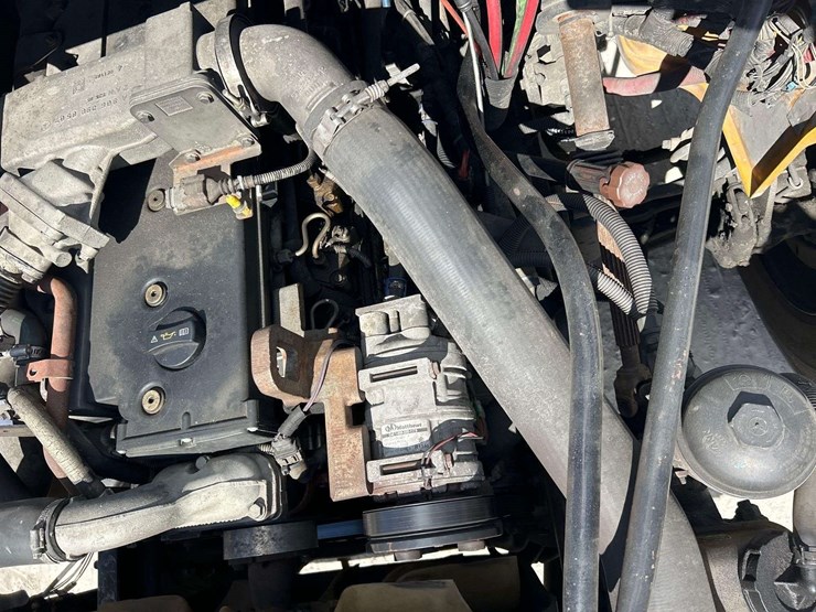 2008-freightliner-b2-image-8