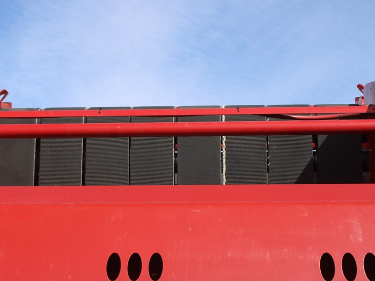 2015-new-holland-roll-belt-560-image-61