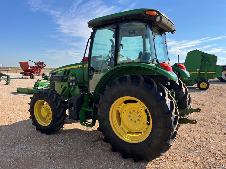 2017-john-deere-5100e-image-9