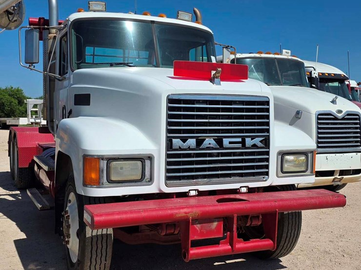 1998-mack-ch613-image-4