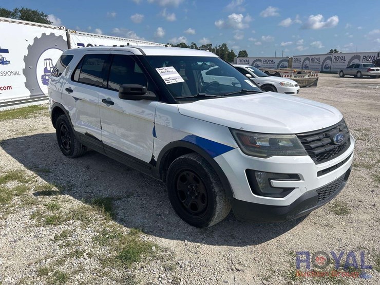 2017-ford-explorer-image-2