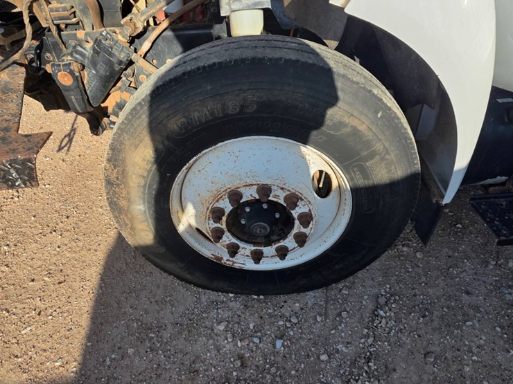 2012-ford-f750-image-11