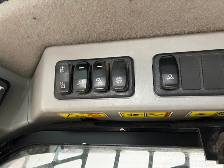 2022-caterpillar-289d3-image-25