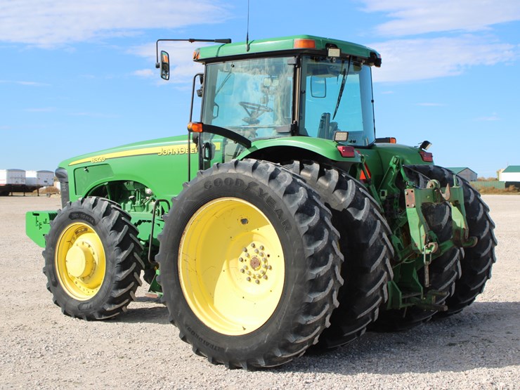 john-deere-8320-image-4