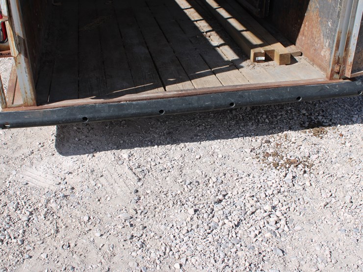 1994-titan-trailer-image-15