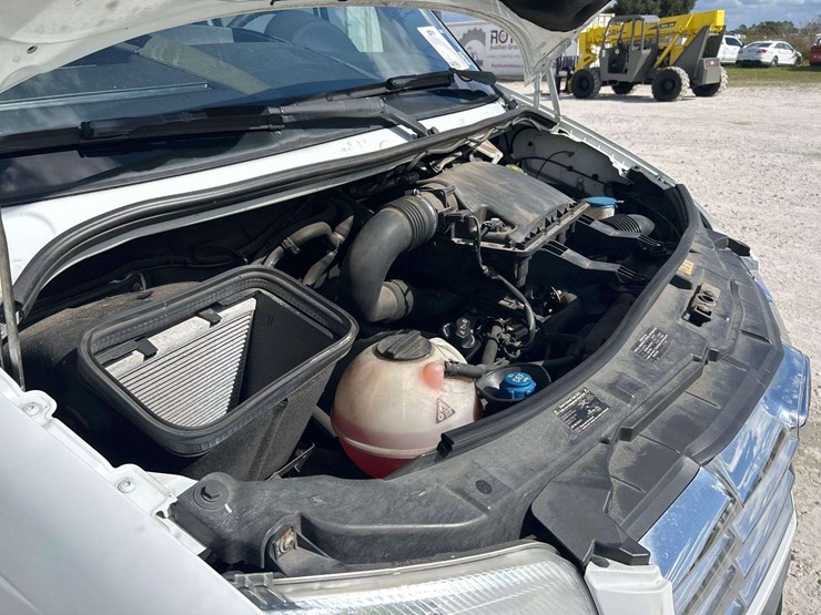 2015-freightliner-sprinter-3500-image-8