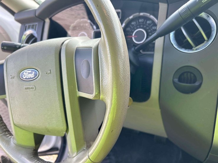 2014-ford-expedition-image-14