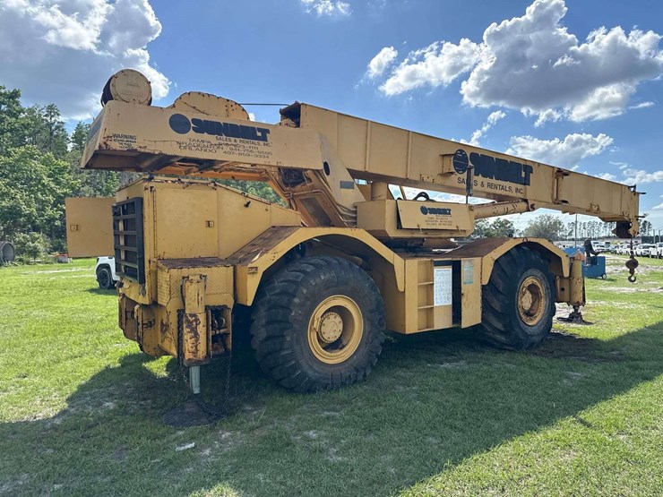 grove-4x4-rough-terrain-hydraulic-crane-image-3