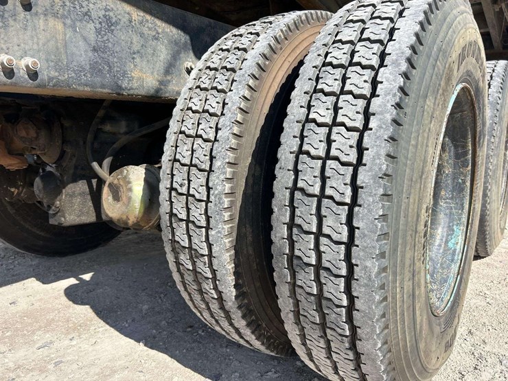 1996-freightliner-fld112sd-t/a-dump-truck-image-22