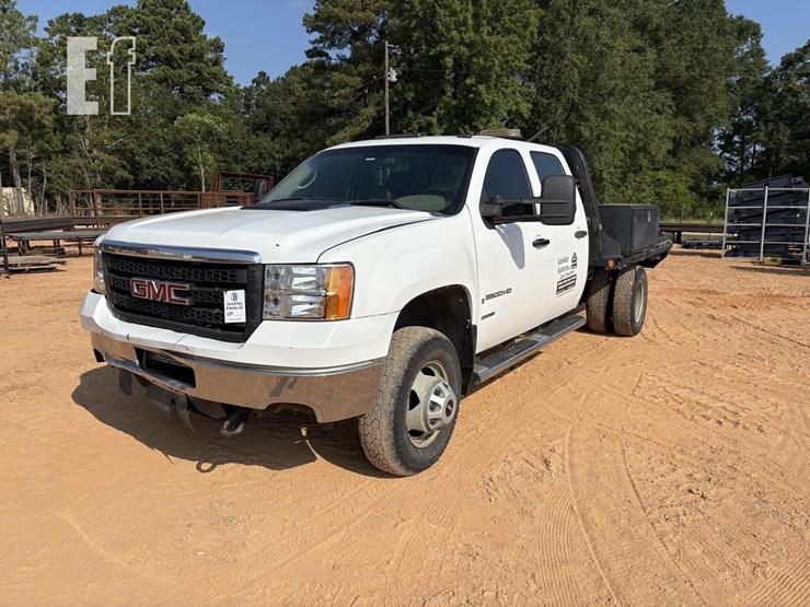 2013-gmc-sierra-3500-image-2