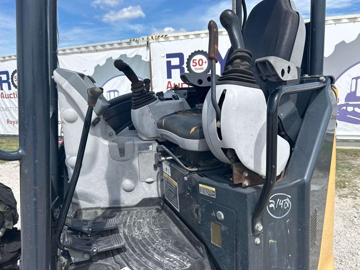 2017-deere-30g-image-13