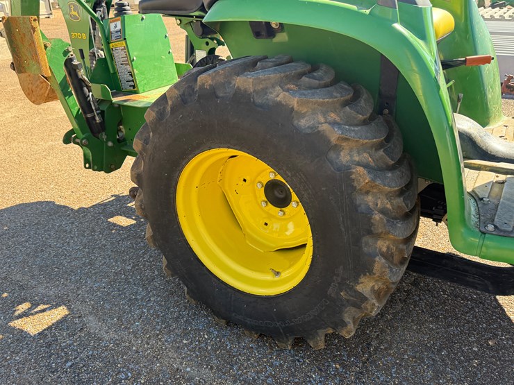 john-deere-3025e-image-15