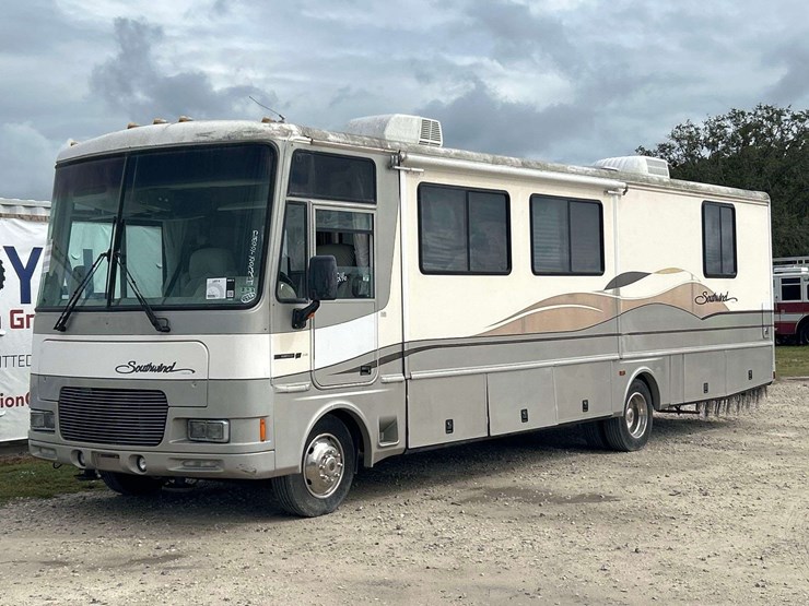 1999-southwind-fleetwood-34n-34ft-class-a-motorhome-image-1