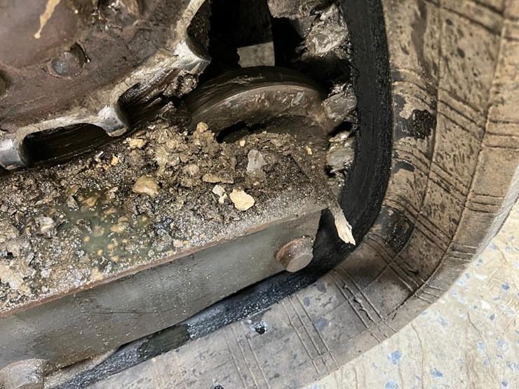 2016-bobcat-t595-image-15