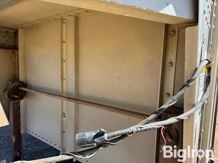 1993-wilson-livestock-trailer-image-19