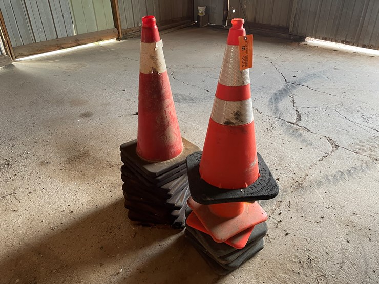 #1055-•-misc.-traffic-cones-image-1