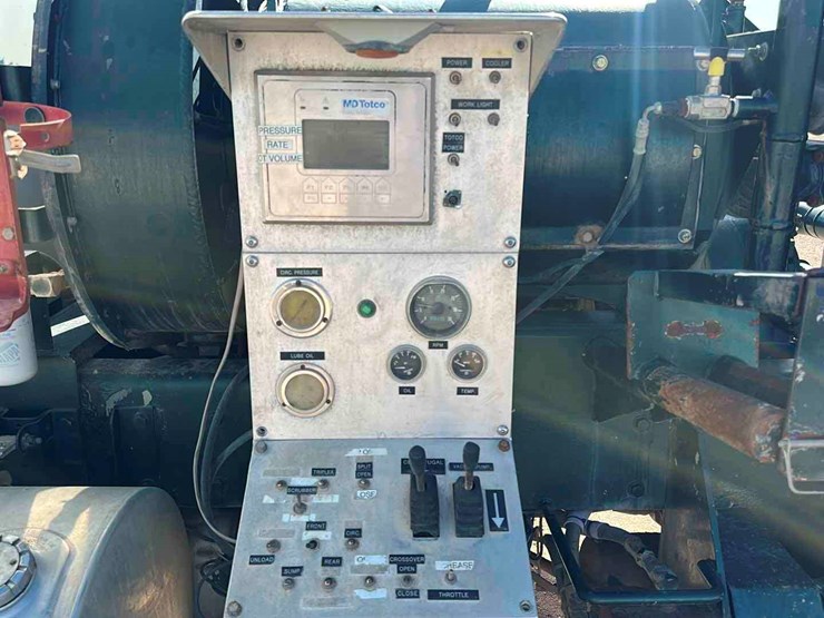 kenworth-t800b-image-11