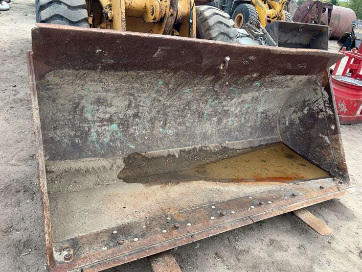 caterpillar-938f-image-33