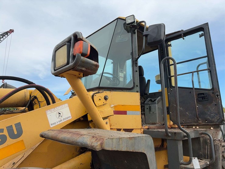 komatsu-wa380-image-10