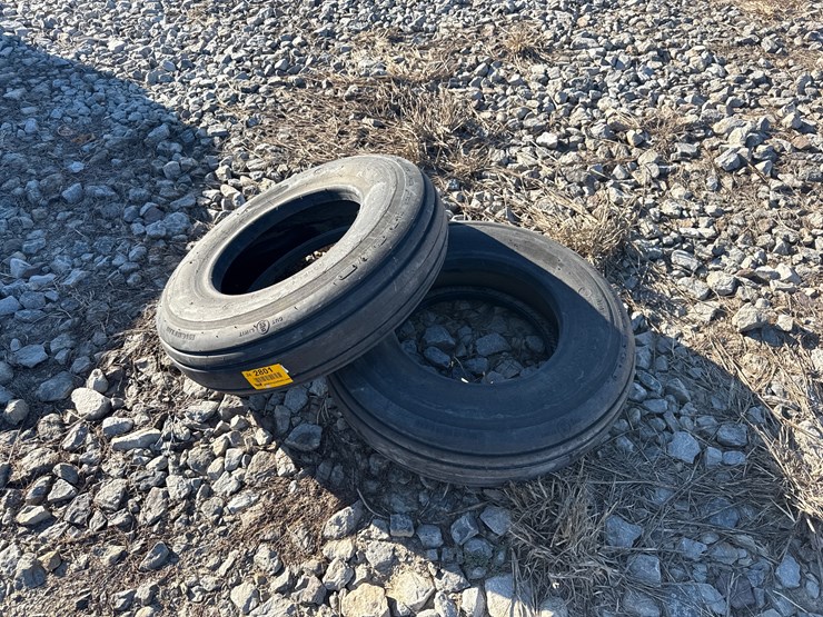 #2801-•-lot-of-(2)-28x7.7-tires-inv#-2801-image-6