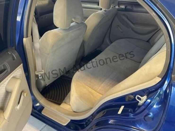 2005-honda-civic-sdn-image-22