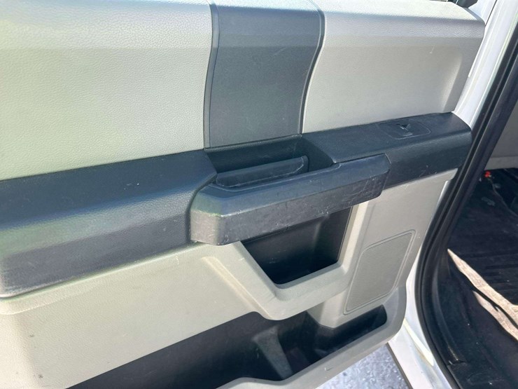 2017-ford-f150-image-21