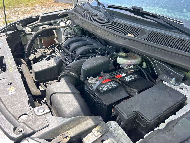 2016-ford-explorer-image-7