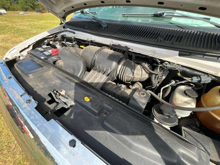 2014-ford-e350-image-45