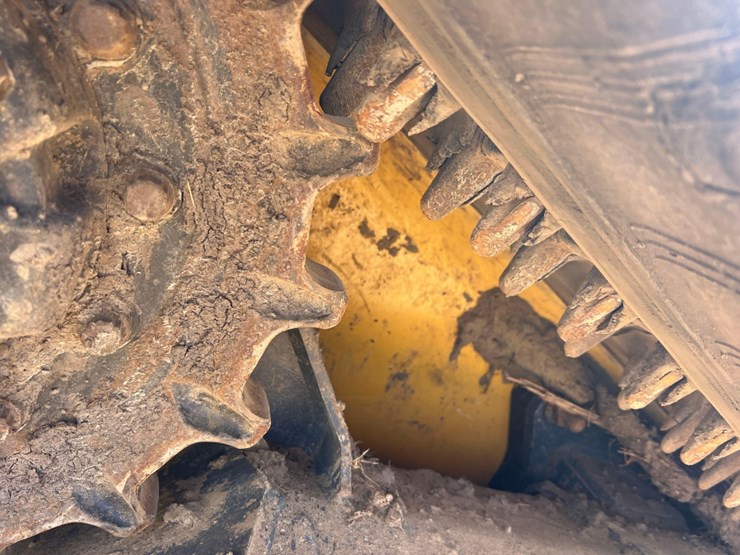 2020-deere-317g-image-14