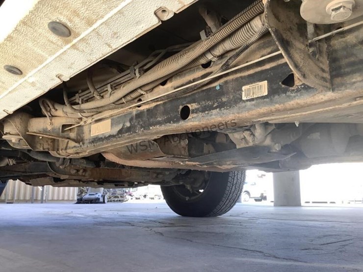 2015-chevrolet-silverado-1500-image-25