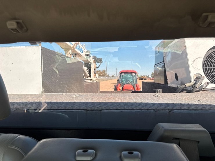 2017-ford-f550-xl-image-37