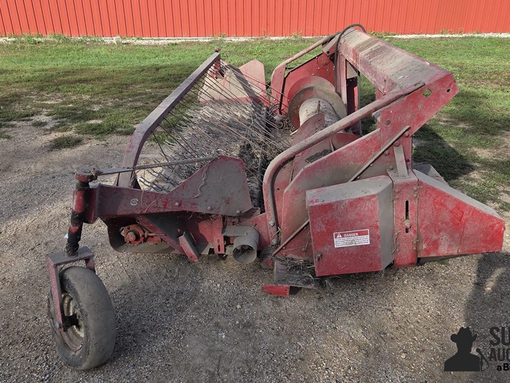 international-810-image-8