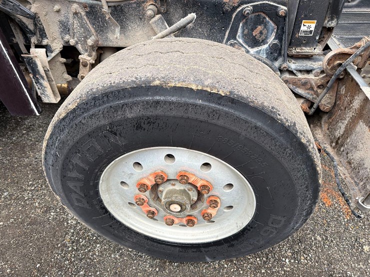 2003-peterbilt-357-image-31