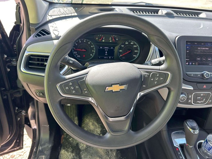 2021-chevrolet-equinox-ls-image-11